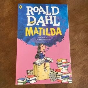 📕Roald Dahl Matilda Paperback illustrated  Book By Quentin Blake